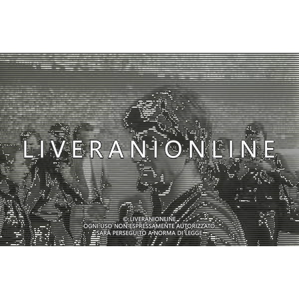 NEG-RETROSPETTIVA GIANNI RIVERA CALCIATORE NELLA FOTO GIANNI RIVERA PARLA AI TIFOSI E DA L\'ANNUNCIO DELL\'ADDIO AL CALCIO GIOCATO NELL\'ANNO 1979 ALLO STADIO SAN SIRO DI MILANO AG ALDO LIVERANI SAS 