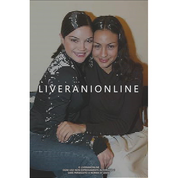 Roma 06/12/2005 - Elonora Giorgi e Massimo Ciavarro hanno presentato il loro film primo film da produttori \' Agente matrimoniale \'. nella foto Maura Leone e Elisa Sciuta ph tvphoto/ag liverani