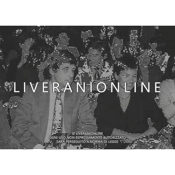 NEG-RETROSPETTIVA GIANNI RIVERA CALCIATORE NELLA FOTO GIANNI RIVERA E ELISABETTA VIVIANI ALLA PRIMA TEATRALE DELLO SPETTACOLO “L\'ANGELO AZZURRO“ A MILANO NELL\'ANNO 1979 AG ALDO LIVERANI SAS 