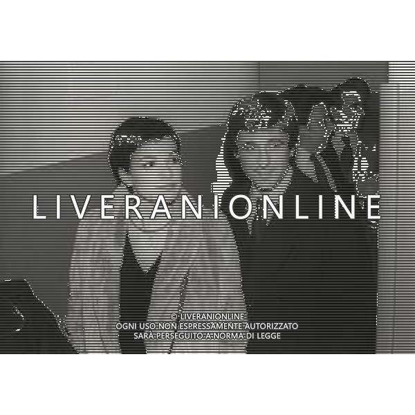 NEG-RETROSPETTIVA GIANNI RIVERA CALCIATORE NELLA FOTO GIANNI RIVERA E ELISABETTA VIVIANI ALLA PRIMA TEATRALE DELLO SPETTACOLO “L\'ANGELO AZZURRO“ A MILANO NELL\'ANNO 1979 AG ALDO LIVERANI SAS  