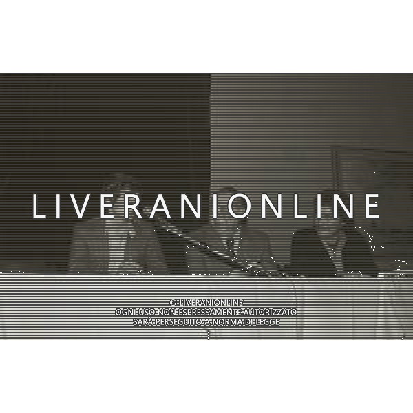 NEG-RETROSPETTIVA GIANNI RIVERA CALCIATORE NELLA FOTO GIANNI RIVERA CON SANDRO VITALI FELICE COLOMBO E ANGELO ROVELLLI ALLA MANIFESTAZIONE IL CENACUL MILANESE A MILANO NELL\'ANNO 1979 AG ALDO LIVERANI SAS 