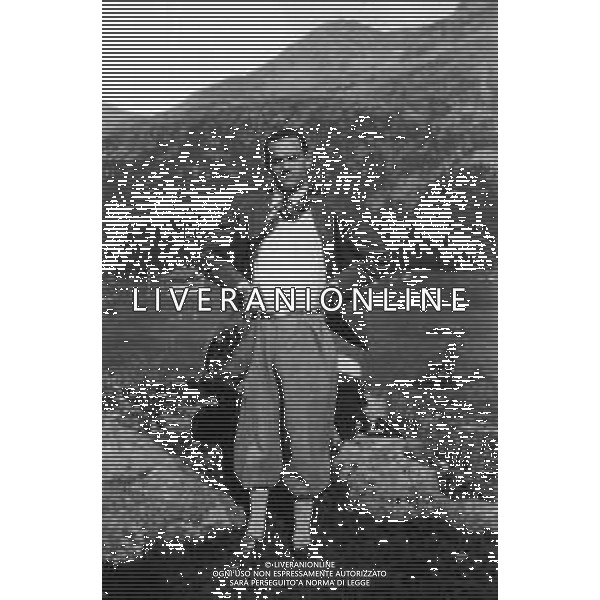NEG-RETROSPETTIVA ALBERTO MORAVIA PSEUDONIMO DI ALBERTO PINCHERLE SCRITTORE-SCENEGGIATORE NELLA FOTO RIPRODUZIONI ALBERTO MORAVIA A CORTINA D\'AMPEZZO FOTO SANDRO VESPASIANI-AG GIOVANNI LIVERANI-AG ALDO LIVERANI SAS
