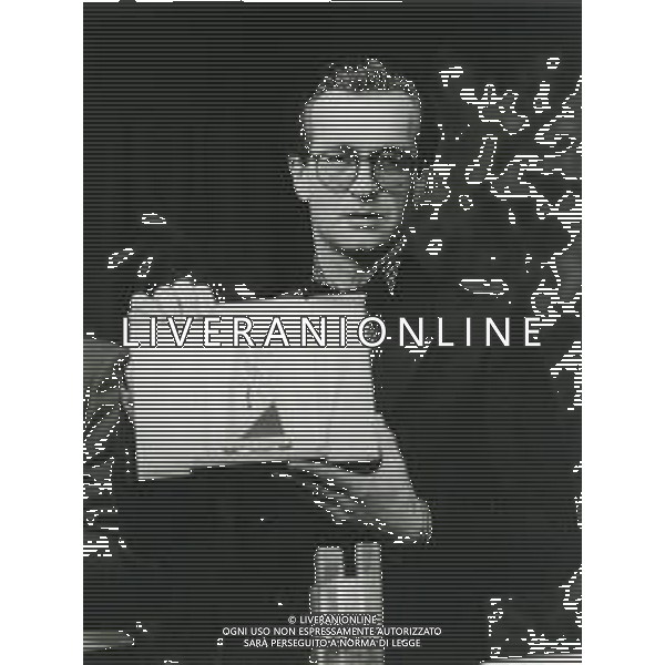 NEG-RETROSPETTIVA WIM WENDERS REGISTA NELLA FOTO WIM WENDERS VINCE LA PALMA D\'ORO A CANNES NELL\'ANNO 1984 AG ALDO LIVERANI SAS