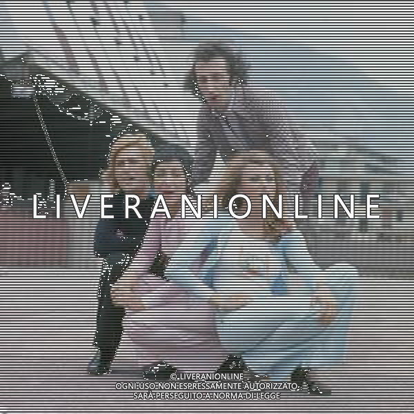 COL-RETROSPETTIVA COMPLESSO MUSICALE DEI RICCHI E POVERI I COMPONENTI DEL GRUPPO MUSICALE DEI RICCHI E POVERI ANGELO SOTGIU-FRANCO GATTI-MARINA OCCHIENA E ANGELA BRAMBATI A SAINT VINCENT NELL\'ANNO 1971 AG ALDO LIVERANI SAS