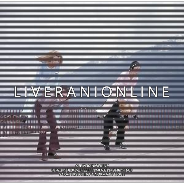 COL-RETROSPETTIVA COMPLESSO MUSICALE DEI RICCHI E POVERI I COMPONENTI DEL GRUPPO MUSICALE DEI RICCHI E POVERI ANGELO SOTGIU-FRANCO GATTI-MARINA OCCHIENA E ANGELA BRAMBATI A SAINT VINCENT NELL\'ANNO 1971 AG ALDO LIVERANI SAS