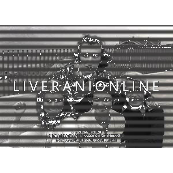 RETROSPETTIVA COMPLESSO I RICCHI E POVERI NELLA FOTO COMPLESSO MUSICALE DEI RICCHI E POVERI NELL\'ANNO 1971 AL FESTIVAL DI SAINT VINCENT Angelo Sotgiu, Franco Gatti, Angela Brambati e Marina Occhiena AG ALDO LIVERANI SAS