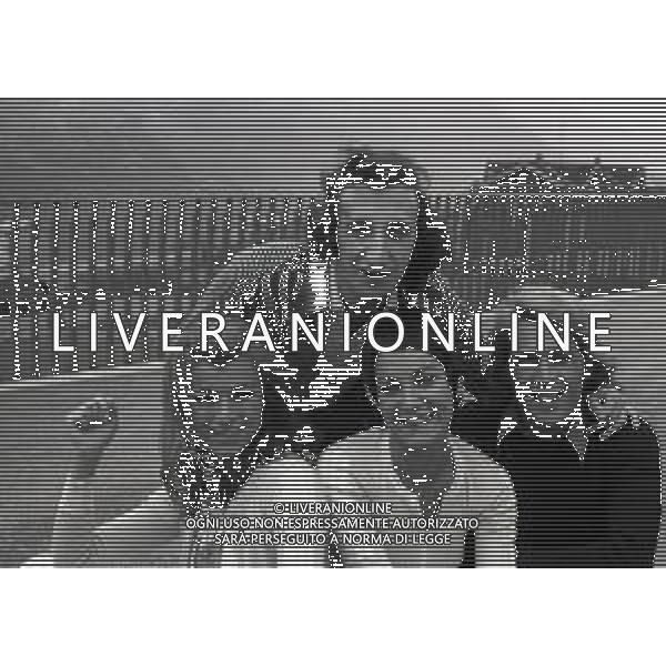 RETROSPETTIVA COMPLESSO I RICCHI E POVERI NELLA FOTO COMPLESSO MUSICALE DEI RICCHI E POVERI NELL\'ANNO 1971 AL FESTIVAL DI SAINT VINCENT Angelo Sotgiu, Franco Gatti, Angela Brambati e Marina Occhiena AG ALDO LIVERANI SAS