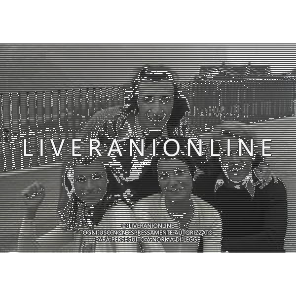 RETROSPETTIVA COMPLESSO I RICCHI E POVERI NELLA FOTO COMPLESSO MUSICALE DEI RICCHI E POVERI NELL\'ANNO 1971 AL FESTIVAL DI SAINT VINCENT Angelo Sotgiu, Franco Gatti, Angela Brambati e Marina Occhiena AG ALDO LIVERANI SAS