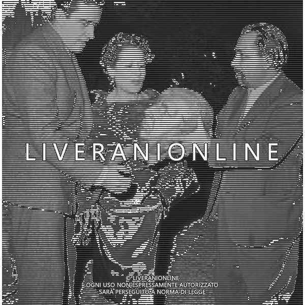 Neg- RIUNIONE VARI ARTISTI E PERSONALITA\' A SOSTEGNO DI VIA MARGUTTA A ROMA ANNI \'50 NELLA FOTO LA SCRITTRICE FLORA VOLPINI AG ALDO LIVERANI SAS