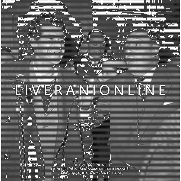 Neg- RIUNIONE VARI ARTISTI E PERSONALITA\' A SOSTEGNO DI VIA MARGUTTA A ROMA ANNI \'50 NELLA FOTO IL SINDACO SALVATORE REBECCHINI AG ALDO LIVERANI SAS