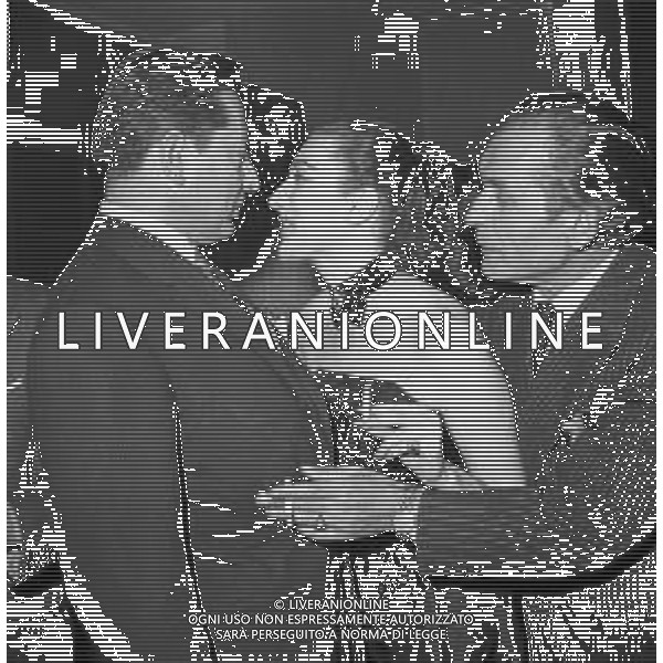 Neg- RIUNIONE VARI ARTISTI E PERSONALITA\' A SOSTEGNO DI VIA MARGUTTA A ROMA ANNI \'50 AG ALDO LIVERANI SAS