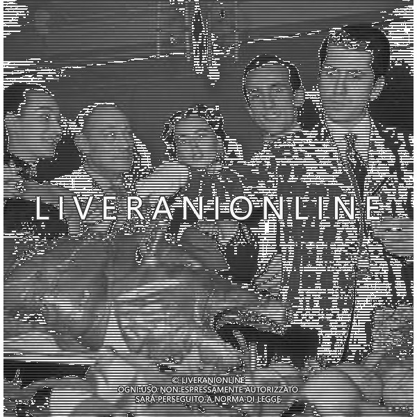 Neg- RIUNIONE VARI ARTISTI E PERSONALITA\' A SOSTEGNO DI VIA MARGUTTA A ROMA ANNI \'50 NELLA FOTO L\'ATTORE DANIEL GELIN E IL PRINCIPE ALESSANDRO \'DADO\' RUSPOLI AG ALDO LIVERANI SAS