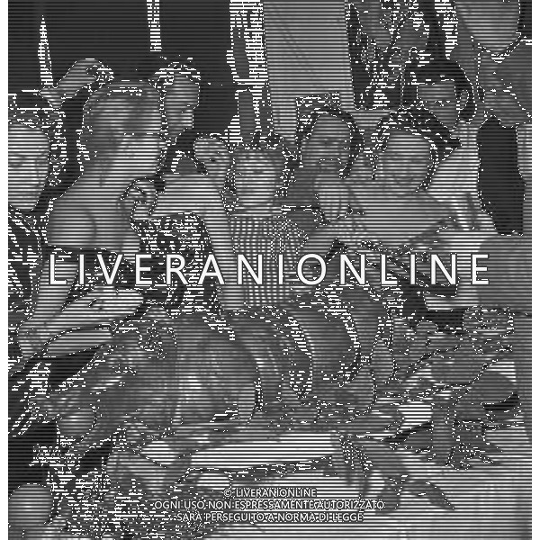 Neg- RIUNIONE VARI ARTISTI E PERSONALITA\' A SOSTEGNO DI VIA MARGUTTA A ROMA ANNI \'50 NELLA FOTO LA PITTRICE NOVELLA PARIGINI AG ALDO LIVERANI SAS