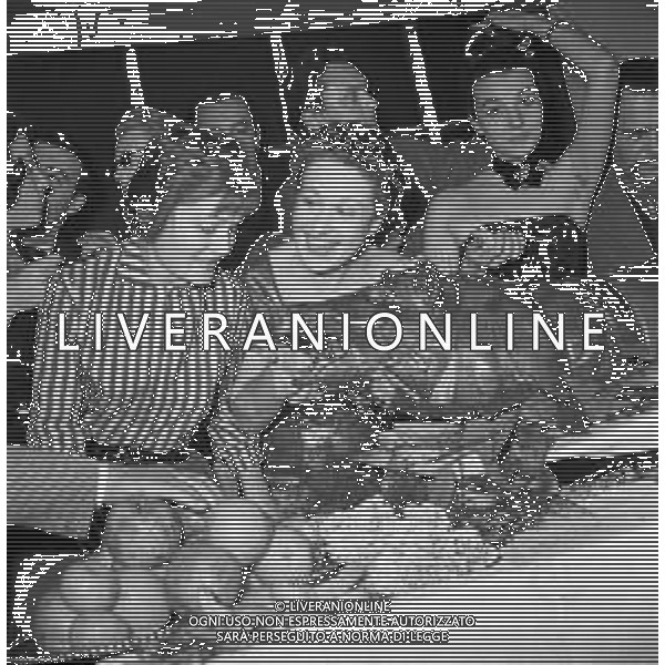 Neg- RIUNIONE VARI ARTISTI E PERSONALITA\' A SOSTEGNO DI VIA MARGUTTA A ROMA ANNI \'50 NELLA FOTO LA PITTRICE NOVELLA PARIGINI AG ALDO LIVERANI SAS