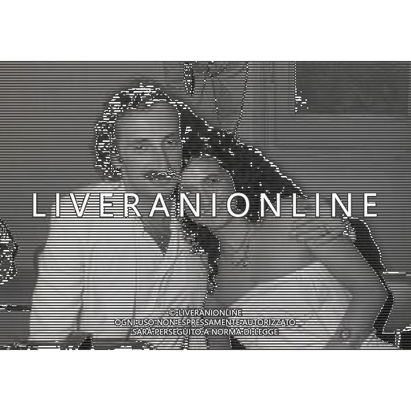 NEG-RETROSPETTIVA COMPLESSO I RICCHI E POVERI NELLA FOTO FRANCO GATTI CON LA MOGLIE STEFANIA PICASSO NELL\'ANNO 1982 A GENOVA AG ALDO LIVERANI SAS