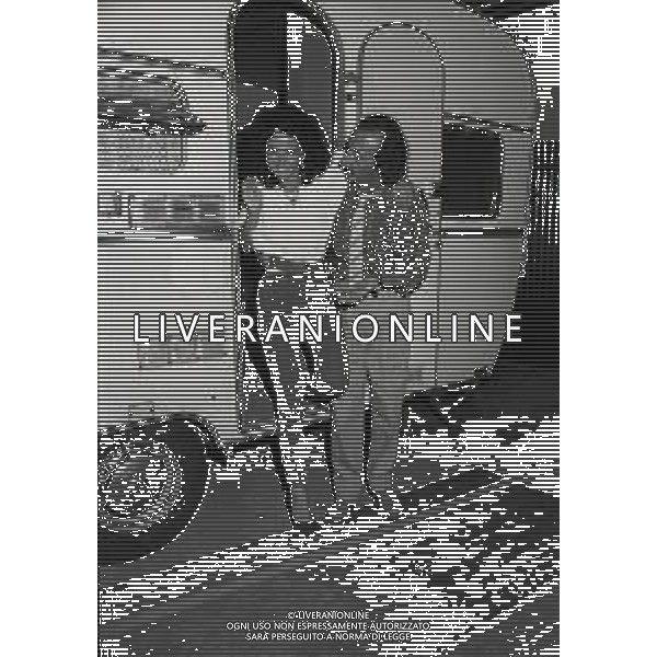 NEG-RETROSPETTIVA COMPLESSO I RICCHI E POVERI NELLA FOTO FRANCO GATTI CON LA MOGLIE STEFANIA PICASSO NELL\'ANNO 1982 A GENOVA AG ALDO LIVERANI SAS