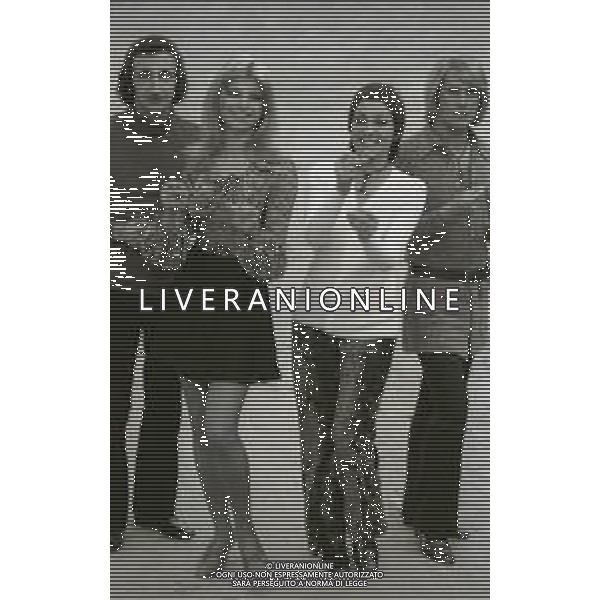 NEG- RETROSPETTIVA COMPLESSO I RICCHI E POVERI NELLA FOTO COMPLESSO MUSICALE DEI RICCHI E POVERI NELL\'ANNO 1970 A ROMA Angelo Sotgiu, Franco Gatti, Angela Brambati e Marina Occhiena AG ALDO LIVERANI SAS