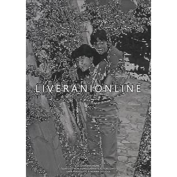 RETROSPETTIVA COMPLESSO I RICCHI E POVERI NELLA FOTO ANGELA BRAMBATI NELL\'ANNO 1982 CON IL FIGLIO LUCA AG ALDO LIVERANI SAS 