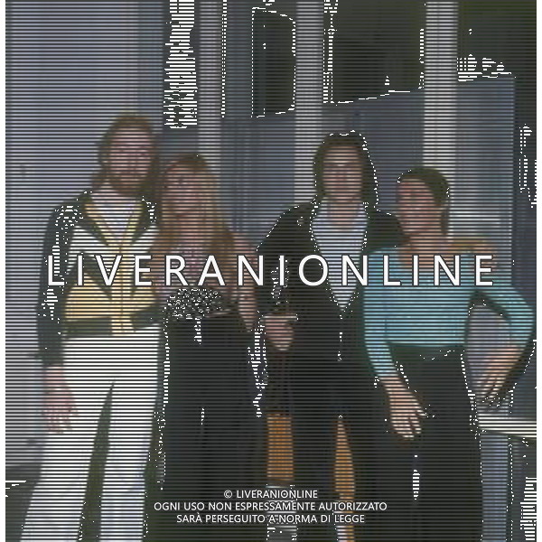 COL-RETROSPETTIVA COMPLESSO I RICCHI E POVERI NELLA FOTO COMPLESSO MUSICALE DEI RICCHI E POVERI NELL\'ANNO 1976 A SAINT VINCENT ANGELA BRAMBATI CON IL MARITO MARCELLO BROCHEREL-CRISTIANO MINELLONO E MARINA OCCHIENA AG ALDO LIVERANI SAS