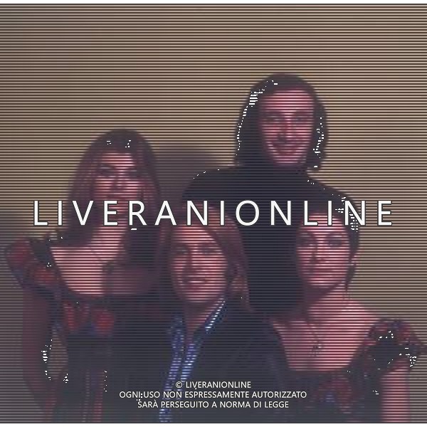 COL-RICCHI E POVERI gruppo musicale italiano, nato artisticamente nel 1968, a Genova - Retrospettiva (composto da Angela Brambati, Marina Occhiena, Angelo Sotgiu e Franco Gatti) ANNO 1972 AGENZIA ALDO LIVERANI SAS 