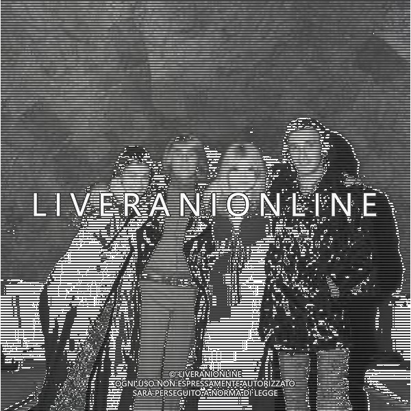NEG-RETROSPETTIVA COMPLESSO I RICCHI E POVERI NELLA FOTO COMPLESSO MUSICALE DEI RICCHI E POVERI A FIRENZE NELL\'ANNO 1970 Angelo Sotgiu, Franco Gatti, Angela Brambati e Marina Occhiena AG ALDO LIVERANI SAS