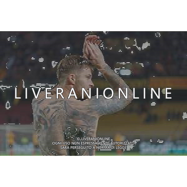 Karol Linetty of Torino FC applauds fans during the Italian soccer Serie A match US Lecce vs Torino FC on October 28, 2023 at Via del Mare Stadium in Lecce, Italy. Photo by Emmanuele Mastrodonato/ag. Aldo Liverani sas