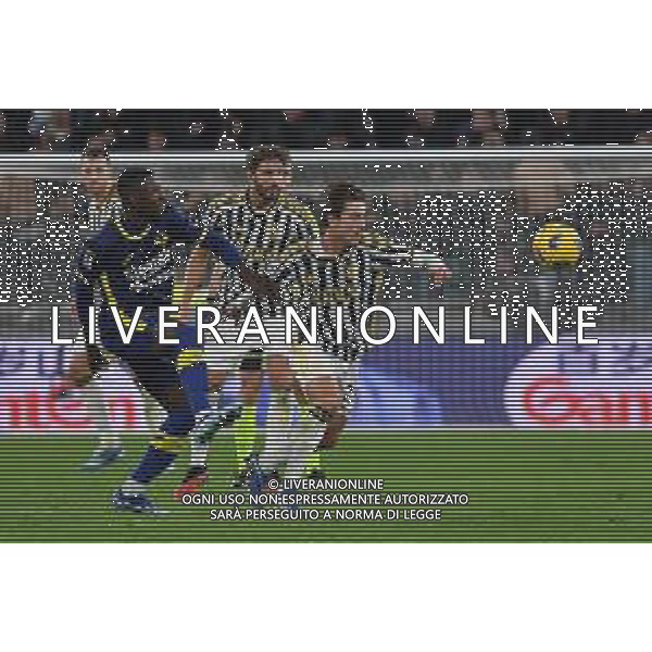 Torino 28.10.2023 Allianz Stadium @Manuela Viganti/Ag. Aldo Liverani sas Juventus vs Hellas Verona Campionato Calcio Serie A TIM 2023/2024 10a giornata Nella foto: fabio miretti e martin hongla ©Viganti/AGENZIA ALDO LIVERANI SAS