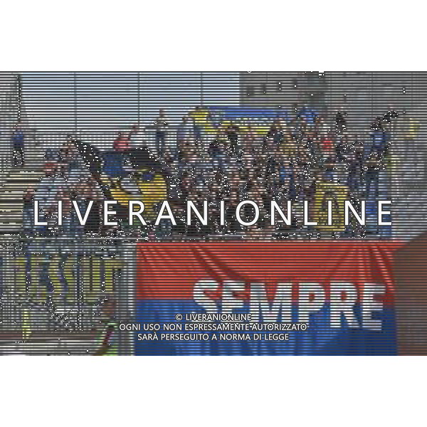 29-10-2023. Cagliari calcio- Frosinone calcio. 10° giornata campionato calcio italiano Serie A 2023/2024, Stadio Unipol Domus Cagliari. Foto Salvatore Moi/Agenzia Aldo Liverani s.a.s. Nella foto: Tifosi Frosinone in trasferta, nel settore ospiti dello stadio Unipol Domus di Cagiari ©Moi Salvatore / AGENZIA ALDO LIVERANI SAS