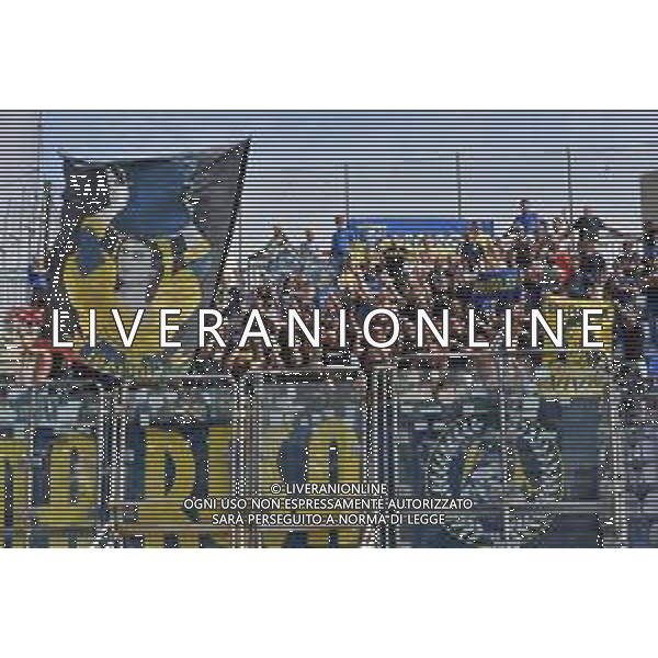 29-10-2023. Cagliari calcio- Frosinone calcio. 10° giornata campionato calcio italiano Serie A 2023/2024, Stadio Unipol Domus Cagliari. Foto Salvatore Moi/Agenzia Aldo Liverani s.a.s. Nella foto: Tifosi Frosinone in trasferta, nel settore ospiti dello stadio Unipol Domus di Cagiari ©Moi Salvatore / AGENZIA ALDO LIVERANI SAS