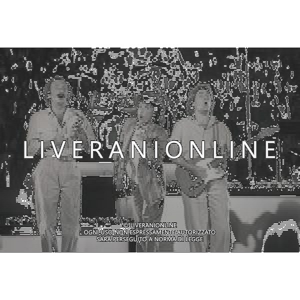 NEG-RETROSPETTIVA COMPLESSO MUSICALE RICCHIE POVERI NELLA FOTO IL COMPLESSO MUSICALE DEI RICCHI E POVERI A SAINT VINCENT ESTATE NELL\'ANNO 1986 AG ALDO LIVERANI SAS