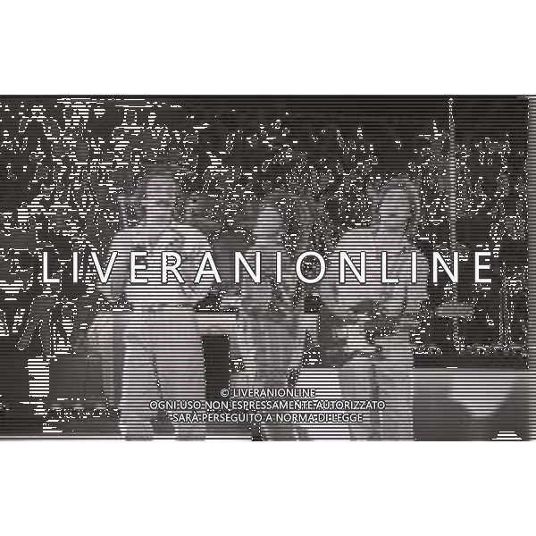 NEG-RETROSPETTIVA COMPLESSO MUSICALE RICCHIE POVERI NELLA FOTO IL COMPLESSO MUSICALE DEI RICCHI E POVERI A SAINT VINCENT ESTATE NELL\'ANNO 1986 AG ALDO LIVERANI SAS