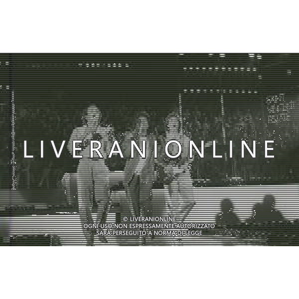 NEG-RETROSPETTIVA COMPLESSO MUSICALE RICCHIE POVERI NELLA FOTO IL COMPLESSO MUSICALE DEI RICCHI E POVERI A SAINT VINCENT ESTATE NELL\'ANNO 1986 AG ALDO LIVERANI SAS