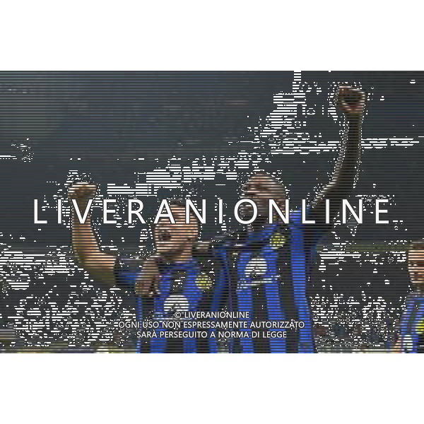 Inter vs Roma nella foto Lautaro Martinez (Inter) e Marcus Thuram (Inter) esultano dopo il gol dell\'1 a 0 Milano 29-10-2023 Stadio Giuseppe Meazza - San Siro Campionato Serie A TIM - 10a giornata foto Roberto Garavaglia/ag. Aldo Liverani sas