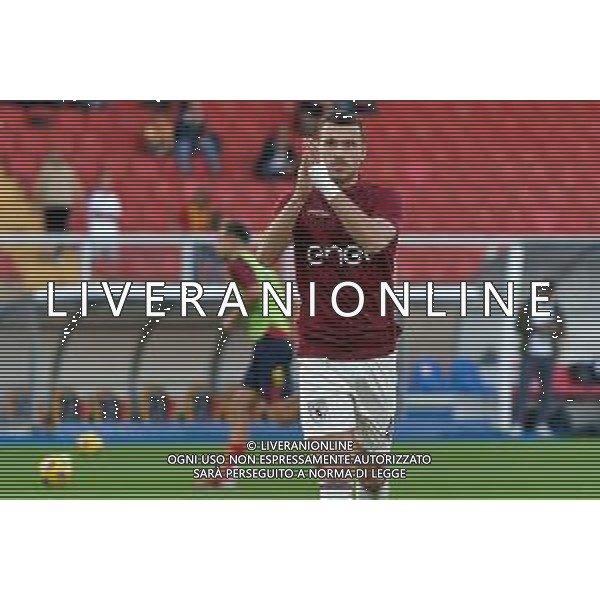 Alessandro Buongiorno of Torino FC applauds fans during the Italian soccer Serie A match US Lecce vs Torino FC on October 28, 2023 at Via del Mare Stadium in Lecce, Italy. Photo by Emmanuele Mastrodonato/ag. Aldo Liverani sas