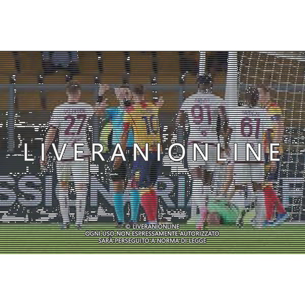 Remi Oudin of US Lecce protests with the referee Gianluca Aureliano of Bologna during the Italian soccer Serie A match US Lecce vs Torino FC on October 28, 2023 at Via del Mare Stadium in Lecce, Italy. Photo by Emmanuele Mastrodonato/ag. Aldo Liverani sas