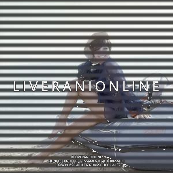 COL-RETROSPETTIVA LARA SAINT PAUL CANTANTE NELLA FOTO LARA SAINT PAUL A RICCIONE NELL\'ANNO 1969 AG ALDO LIVERANI SAS