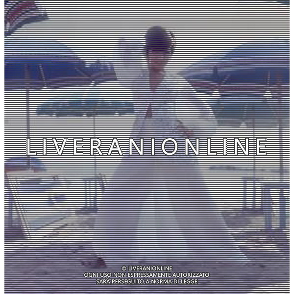 COL-RETROSPETTIVA LARA SAINT PAUL CANTANTE NELLA FOTO LARA SAINT PAUL A RICCIONE NELL\'ANNO 1969 AG ALDO LIVERANI SAS