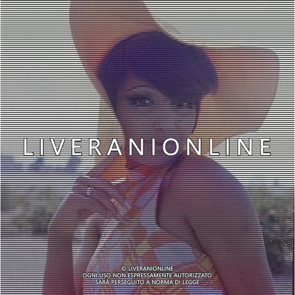COL-RETROSPETTIVA LARA SAINT PAUL CANTANTE NELLA FOTO LARA SAINT PAUL A RICCIONE NELL\'ANNO 1969 AG ALDO LIVERANI SAS