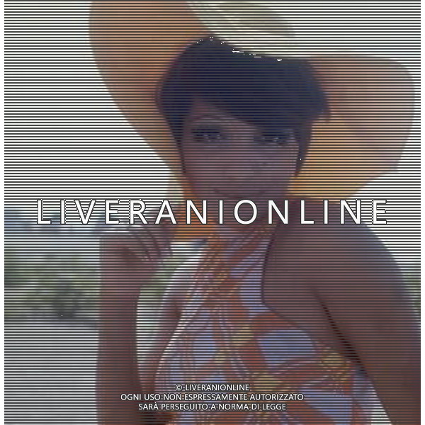 COL-RETROSPETTIVA LARA SAINT PAUL CANTANTE NELLA FOTO LARA SAINT PAUL A RICCIONE NELL\'ANNO 1969 AG ALDO LIVERANI SAS