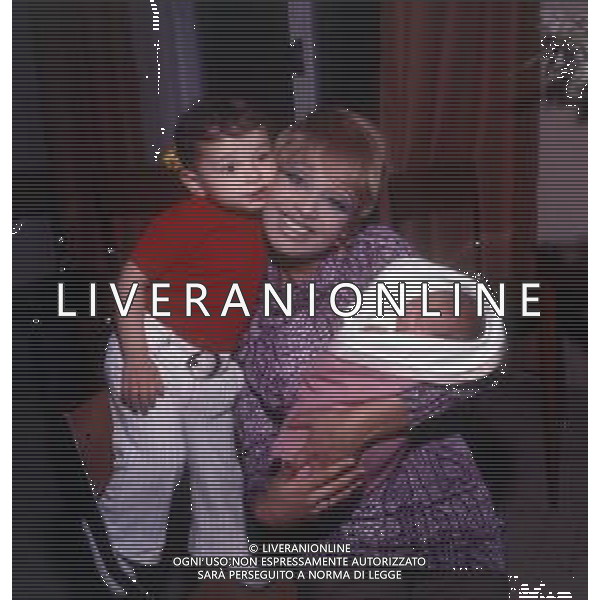 COL-RETROSPETTIVA LARA SAINT PAUL CANTANTE NELLA FOTO LARA SAINT PAUL CON LA FAMIGLIA AG ALDO LIVERANI SAS