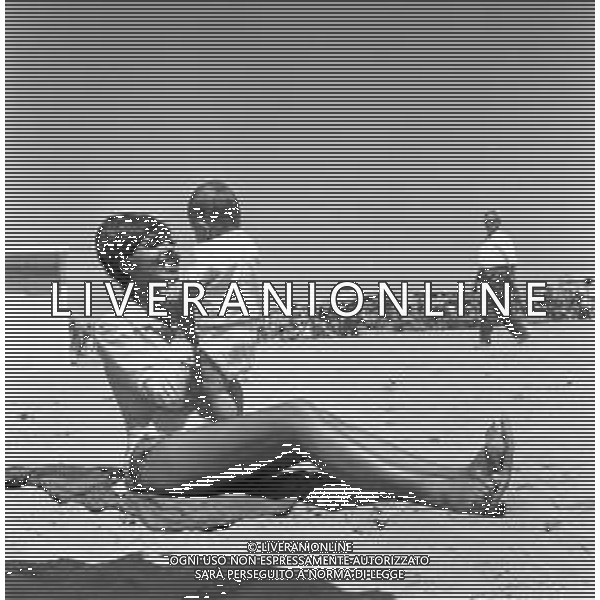 LARA SAINT PAUL, cantante italiana - RETROSPETTIVA nella foto con la figlia sulla spiaggia al mare di Riccione a Luglio 1969 ©ARCHIVIO / AGENZIA ALDO LIVERANI SAS