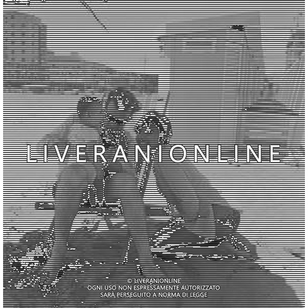 LARA SAINT PAUL, cantante italiana - RETROSPETTIVA nella foto con il marito Pier Quinto Cariaggi e la figlia sulla spiaggia al mare di Riccione a Luglio 1969 ©ARCHIVIO / AGENZIA ALDO LIVERANI SAS