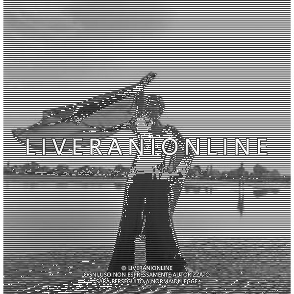 LARA SAINT PAUL, cantante italiana - RETROSPETTIVA nella foto sulla spiaggia al mare di Riccione a Luglio 1969 ©ARCHIVIO / AGENZIA ALDO LIVERANI SAS