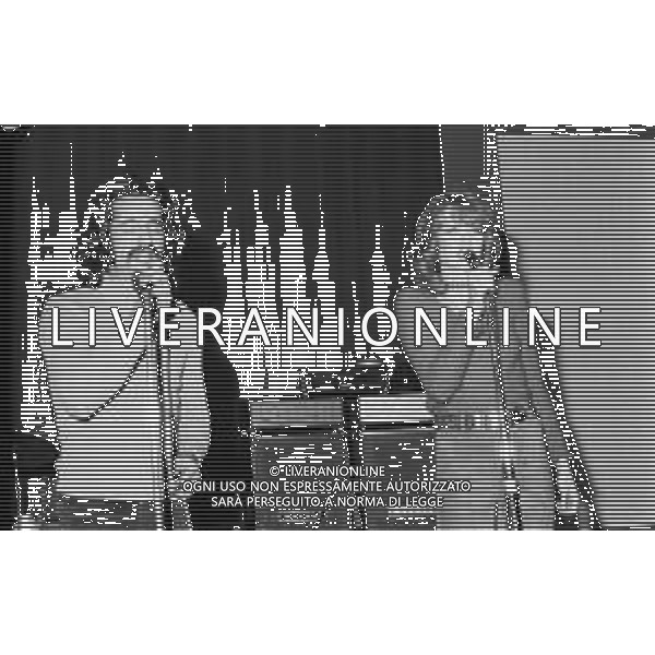 Neg- RETROSPETTIVA MINI TOURNEE\' PROMOZIONALE DAL TITOLO "FREE DIMENSION" A MILANO NOVEMBRE 1972 NELLA FOTO FIORELLA MANNOIA CON MEMMO FORESI AG ALDO LIVERANI SAS