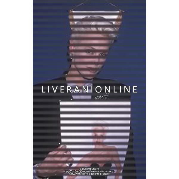 COL-RETROSPETTIVA BRIGITTE NIELSEN ATTRICE NELLA FOTO BRIGITTE NIELSEN PRESENTA IL SUO DISCO NELL\'ANNO 1987 A MILANO IN TERRAZZA MARTINI AG ALDO LIVERANI SAS 