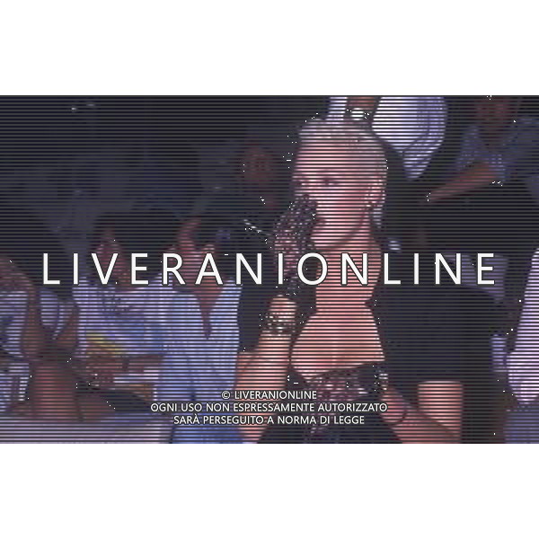 DIAP-RETROSPETTIVA BRIGITTE NIELSEN ATTRICE NELLA FOTO BRIGITTE NIELSEN NELL\'ANNO 1989 A MILANO TRASMISSIONE TELEVISIVA “ODIENS“ AG ALDO LIVERANI SAS 