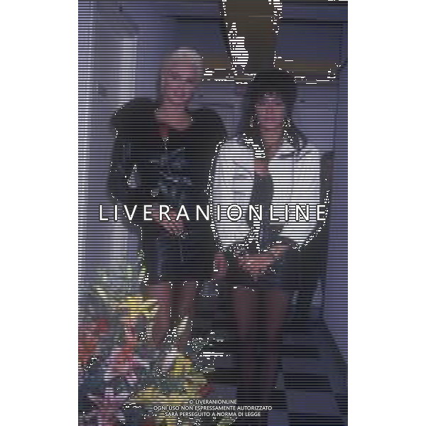 DIAP-RETROSPETTIVA BRIGITTE NIELSEN ATTRICE NELLA FOTO BRIGITTE NIELSEN CON SABRINA SALERNO NELL\'ANNO 1989 A MILANO TRASMISSIONE TELEVISIVA “ODIENS“ AG ALDO LIVERANI SAS 