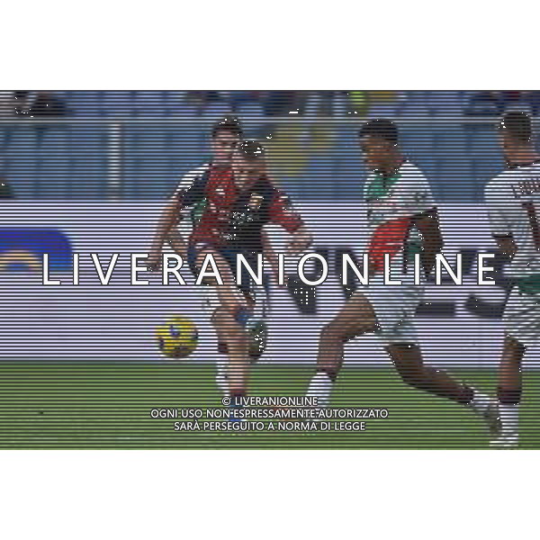 TVRG Genoa vs Reggiana nella foto Albert Gudmundsson (Genoa) e Alessandro Marcandalli (Reggiana) Genova 01-11-2023 Stadio Luigi Ferraris - Marassi Coppa Italia Frecciarossa - 16mi di finale foto Roberto Garavaglia/ag. Aldo Liverani sas/AGENZIA ALDO LIVERANI SAS