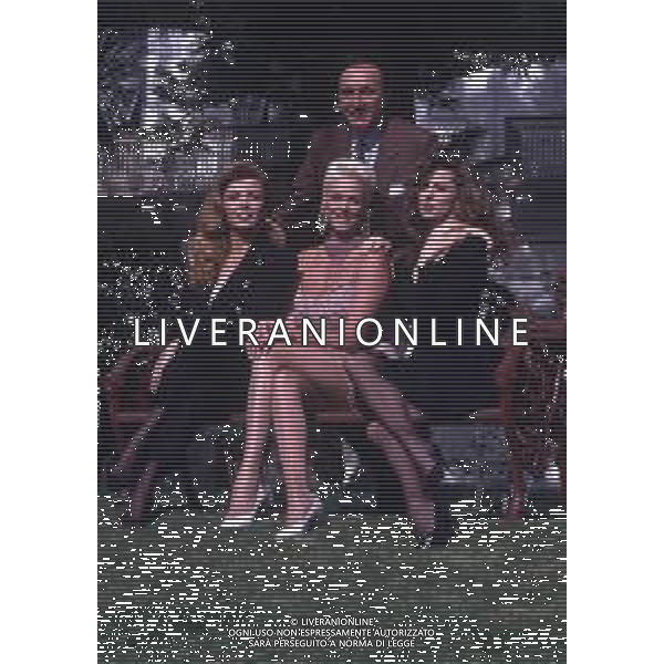 DIAP-RETROSPETTIVA BRIGITTE NIELSEN ATTRICE NELLA FOTO BRIGITTE NIELSEN CON ALBA PARIETTI MILLY CARLUCCI E PIPPO BAUDO NELL\'ANNO 1992 A SANREMO AG ALDO LIVERANI SAS  