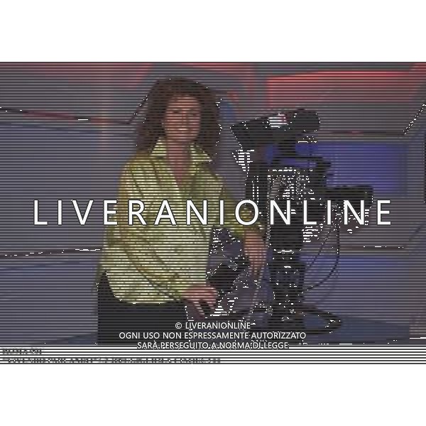 ROMA, 7-2-2001 GIGLIOLA CINQUETTI CONDUCE IL PROGRAMMA DI SAT2000 "VIVENDO " PARLANDO AFFINCATA DA PIERO CAVAGLIA\' ROMA 07/02/2001 NELLA FOTO GIGLIOLA CINQUETTI NELLA TRASMISSIONE TELEVISIVA VIVENDO PARLANDO FOTO ROMA01-AGENZIA ALDO LIVERANI